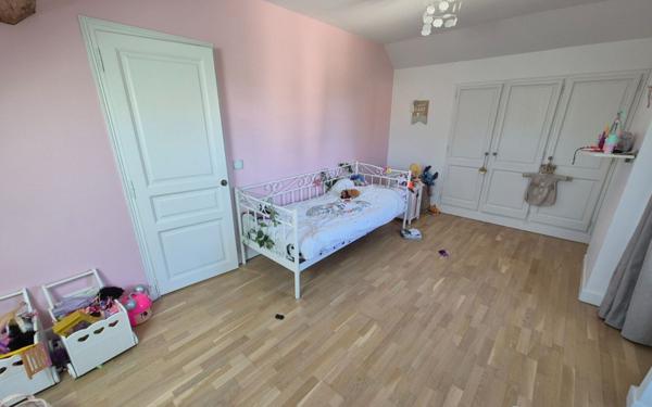 Maison à vendre    8 pièces •  Rozay-en-Brie