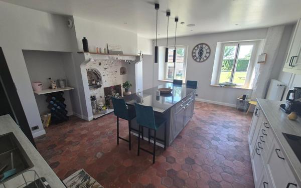 Maison à vendre    8 pièces •  Rozay-en-Brie