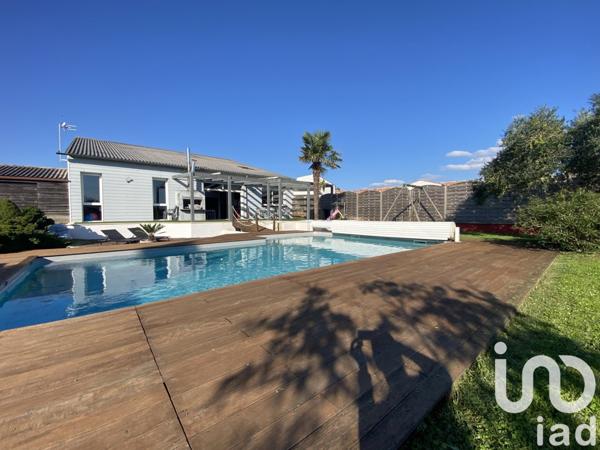 Maison traditionnelle 7 pièces de 239 m² à La Jarrie (17220)