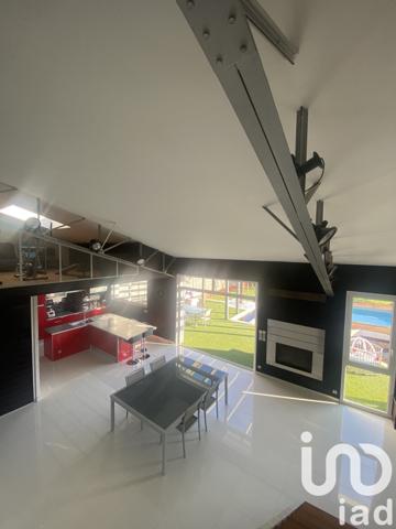 Maison traditionnelle 7 pièces de 239 m² à La Jarrie (17220)