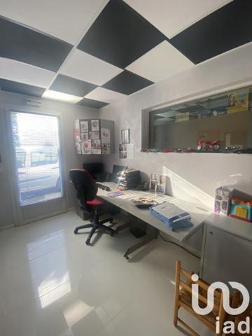 Maison traditionnelle 7 pièces de 239 m² à La Jarrie (17220)