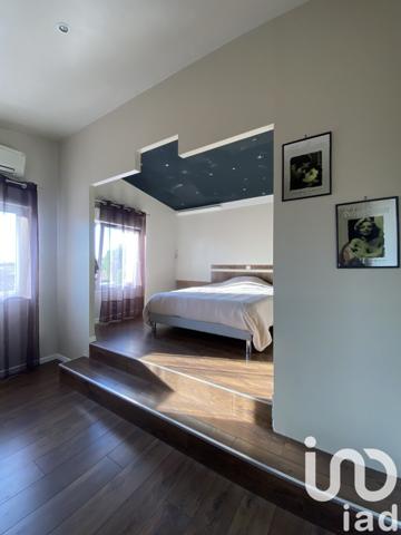 Maison traditionnelle 7 pièces de 239 m² à La Jarrie (17220)