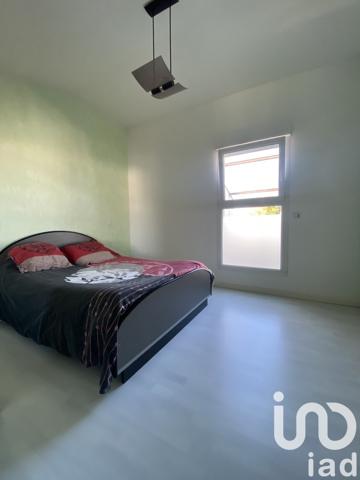 Maison traditionnelle 7 pièces de 239 m² à La Jarrie (17220)