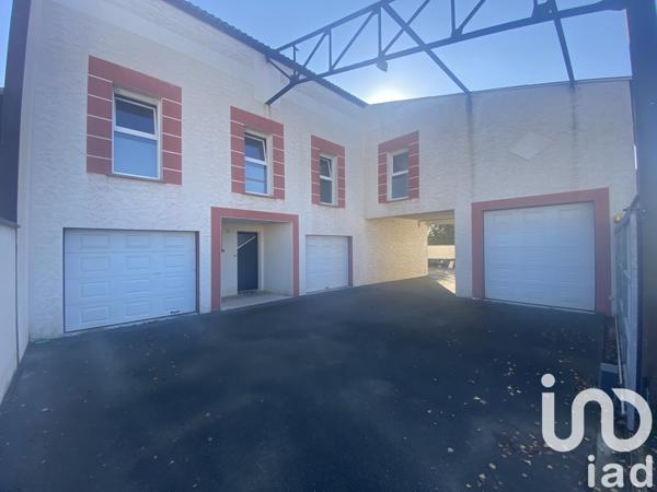 Maison traditionnelle 7 pièces de 239 m² à La Jarrie (17220)