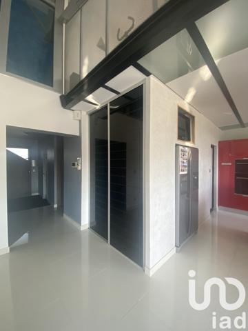 Maison traditionnelle 7 pièces de 239 m² à La Jarrie (17220)