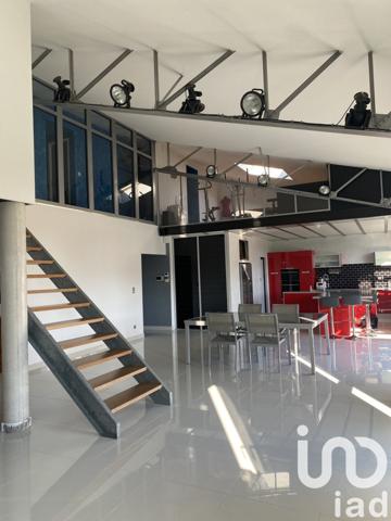 Maison traditionnelle 7 pièces de 239 m² à La Jarrie (17220)