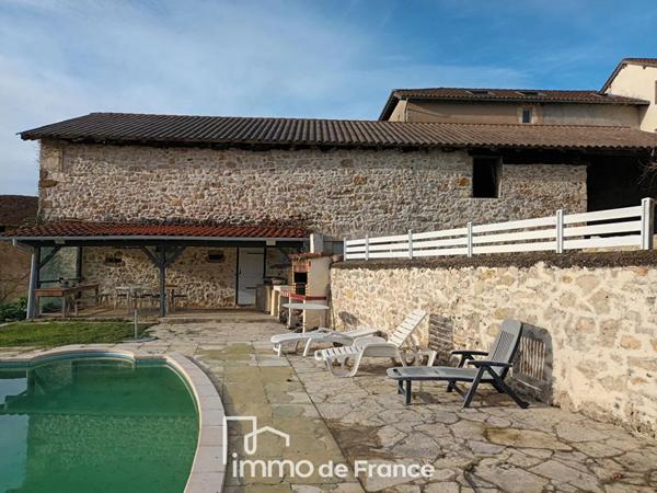 Maison à vendre à Saint-Santin-de-Maurs (15600)