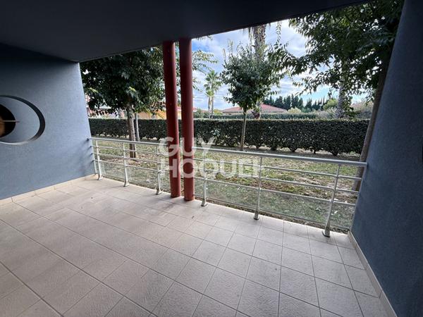 BAHO F2 avec terrasse et parking