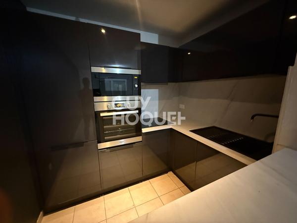 BAHO F2 avec terrasse et parking