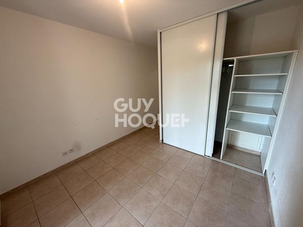 BAHO F2 avec terrasse et parking