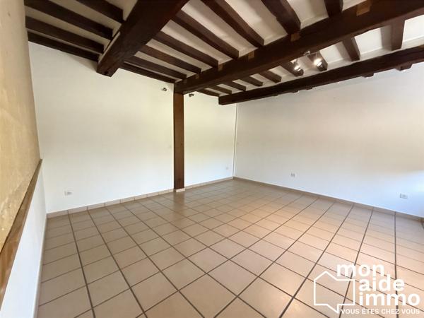 Jolie maison en pierre avec garage de 58m² et 3 chambres