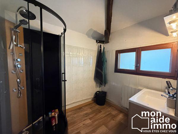 Jolie maison en pierre avec garage de 58m² et 3 chambres