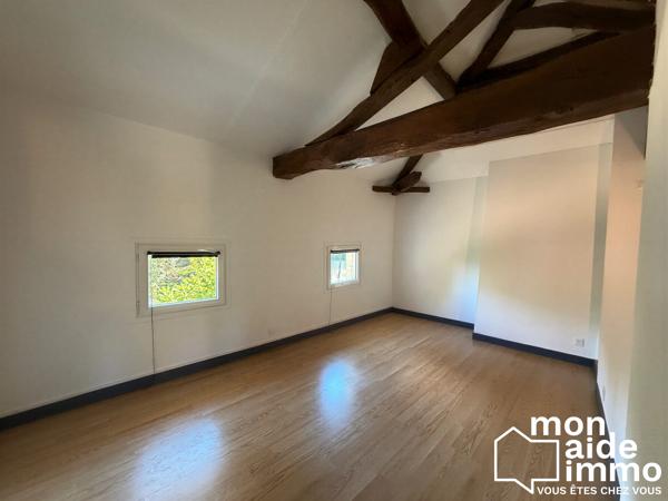 Jolie maison en pierre avec garage de 58m² et 3 chambres
