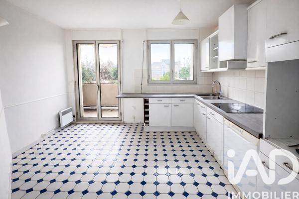 Appartement à vendre 4 pièces 93 m² Courbevoie