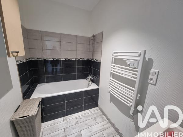 Immeuble à vendre 334,38 m² Saint-Germain-Laval