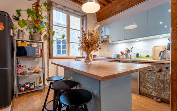 Appartement à vendre    3 pièces • 49,71 m2 Lyon 9