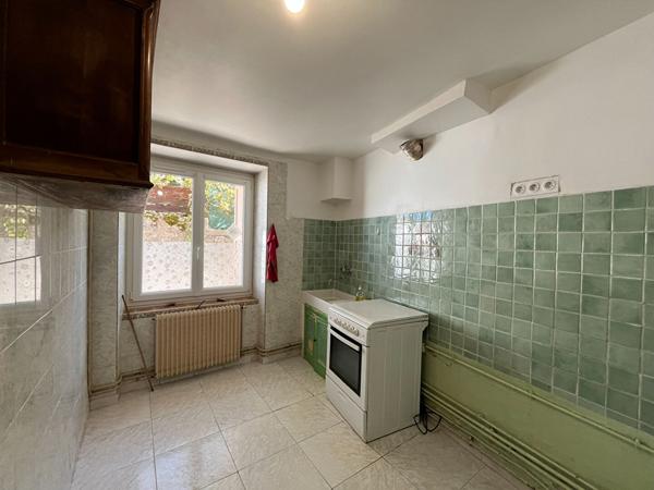 Maison à vendre Montlegun 130 m² avec garage double, véranda et potentiel à rénover