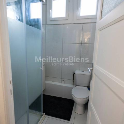 Maison mitoyenne 2 cotés, 4 pièces entièrement rénovée 68 m²