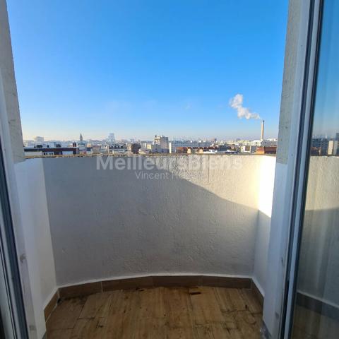 Magnifique deux pièces avec une vue entièrement dégagée sur tout Paris