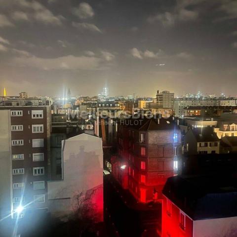 Magnifique deux pièces avec une vue entièrement dégagée sur tout Paris