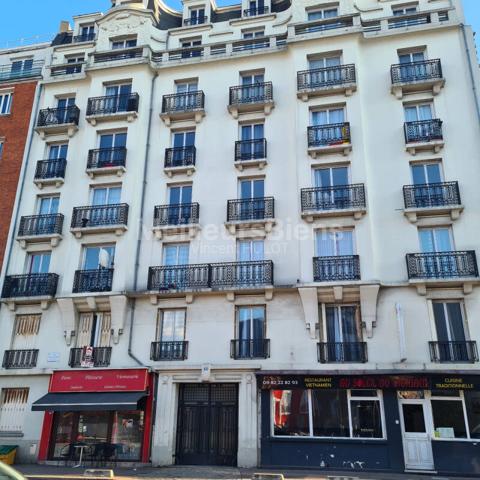 Magnifique deux pièces avec une vue entièrement dégagée sur tout Paris
