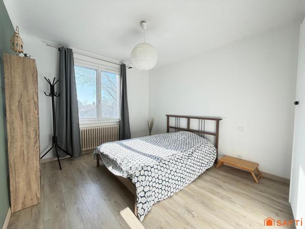 Maison 145m2, 4 chambres, garage et jardin.