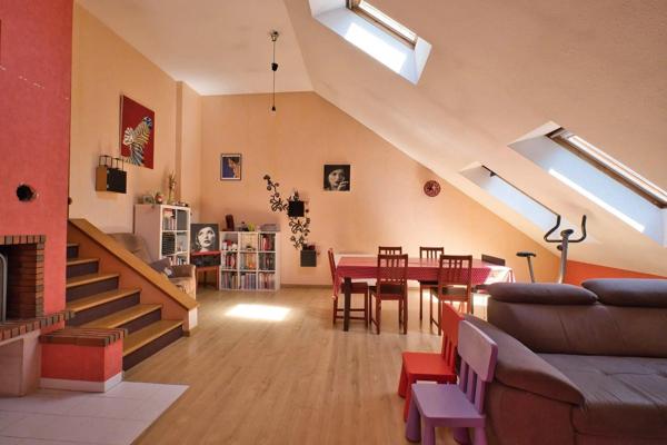 Comme une maison, avec terrasses et 4 chambres