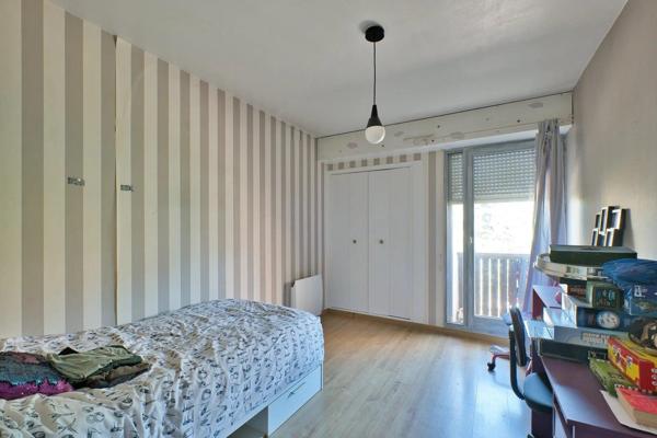 Comme une maison, avec terrasses et 4 chambres