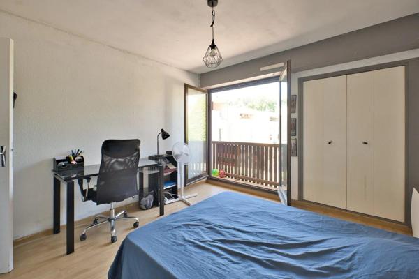 Comme une maison, avec terrasses et 4 chambres