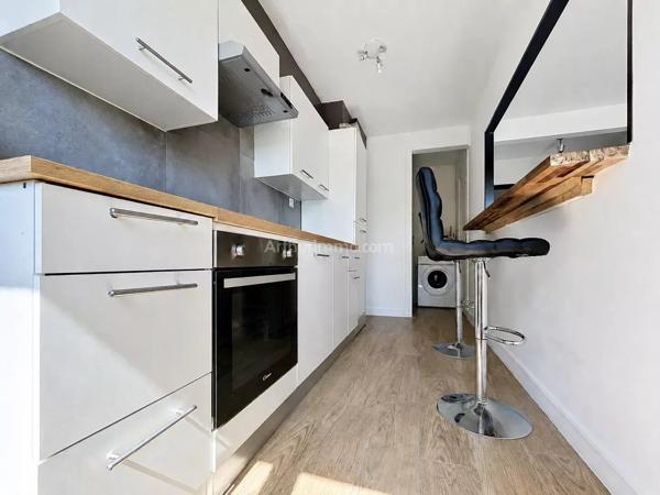 Vente                                                      Appartement
                        
                     3 pièces                      68 m2                     à Reims