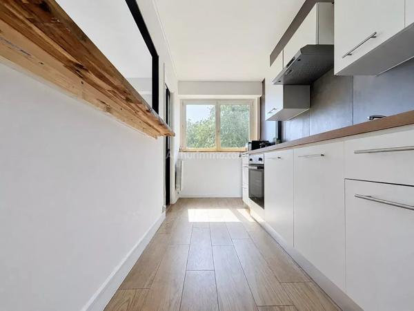 Vente                                                      Appartement
                        
                     3 pièces                      68 m2                     à Reims