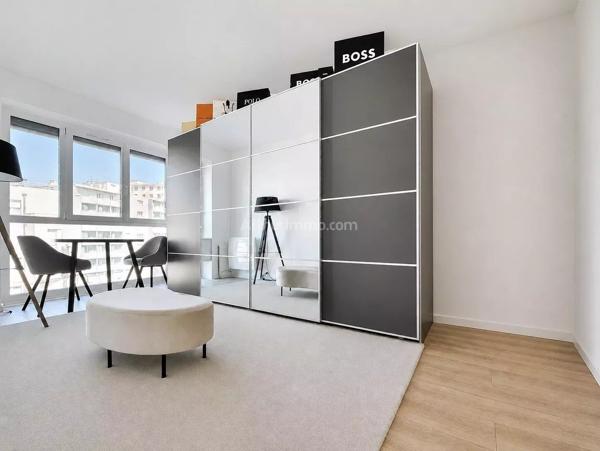 Vente                                                      Appartement
                        
                     3 pièces                      68 m2                     à Reims