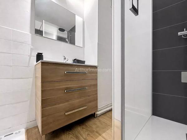 Vente                                                      Appartement
                        
                     3 pièces                      68 m2                     à Reims