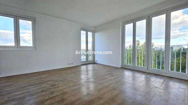 Vente                                                      Appartement
                        
                     4 pièces                      65 m2                     à Sucy-en-Brie