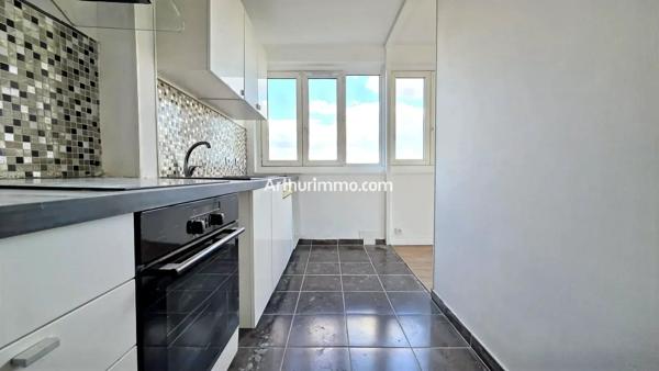 Vente                                                      Appartement
                        
                     4 pièces                      65 m2                     à Sucy-en-Brie