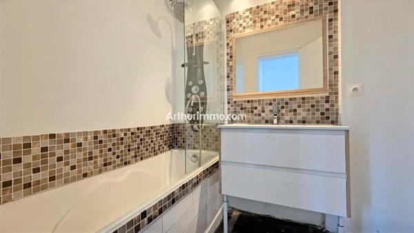 Vente                                                      Appartement
                        
                     4 pièces                      65 m2                     à Sucy-en-Brie