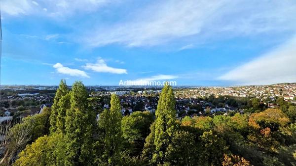 Vente                                                      Appartement
                        
                     4 pièces                      65 m2                     à Sucy-en-Brie