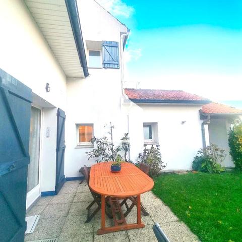 À vendre - Maison - 4 chambres - 200 m²  Centre ville Garage