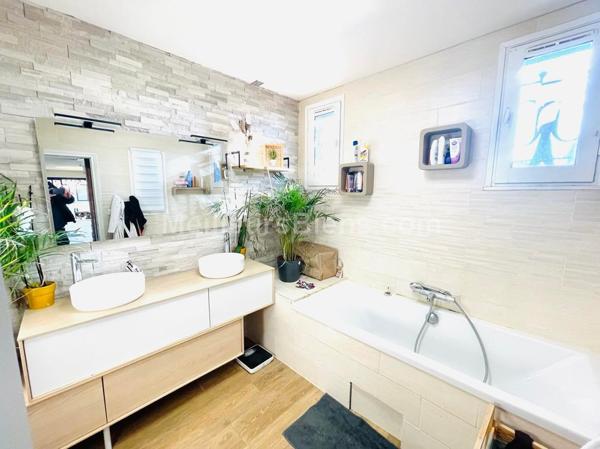 Vaste villa de 200m2 + studio de 30m2 sur terrain de 1750m2 à Claira