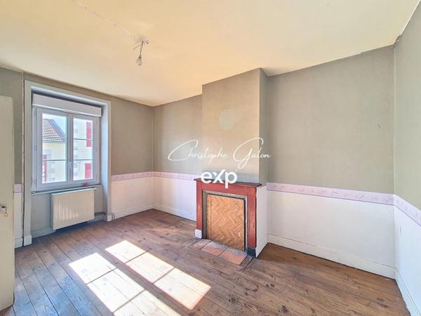 Maison de bourg 132 m² à rafraîchir – 5 chambres et jardin