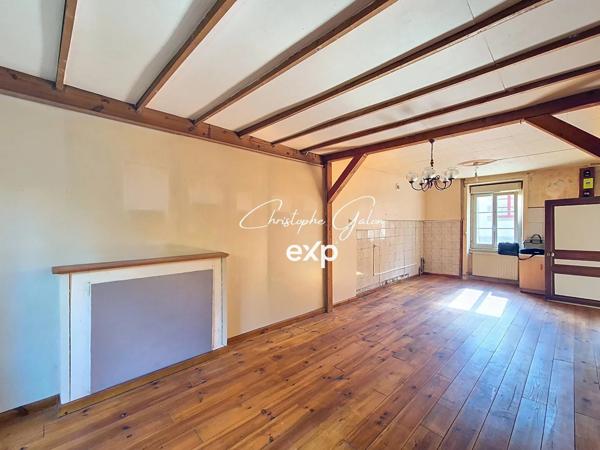 Maison de bourg 132 m² à rafraîchir – 5 chambres et jardin