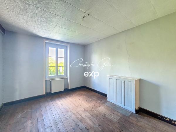 Maison de bourg 132 m² à rafraîchir – 5 chambres et jardin