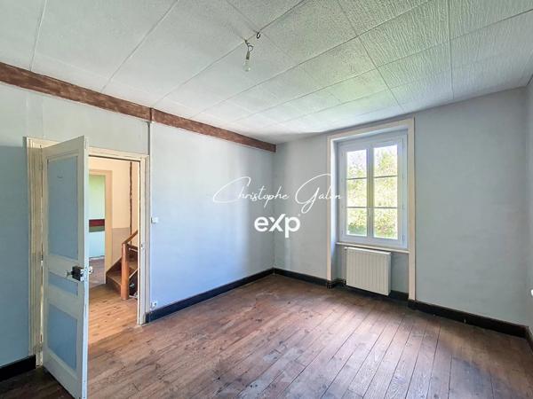 Maison de bourg 132 m² à rafraîchir – 5 chambres et jardin