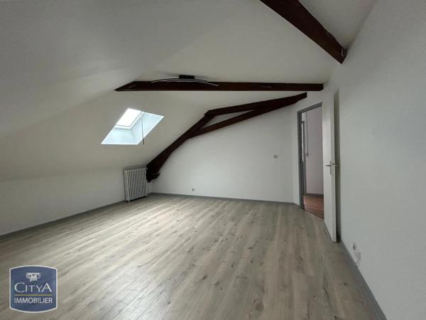 Appartement à louer 5 pièces 123.4m² Le Blanc (36300)
