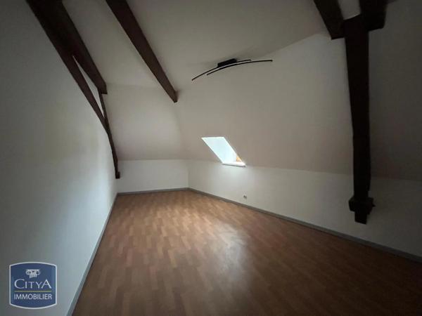 Appartement à louer 5 pièces 123.4m² Le Blanc (36300)