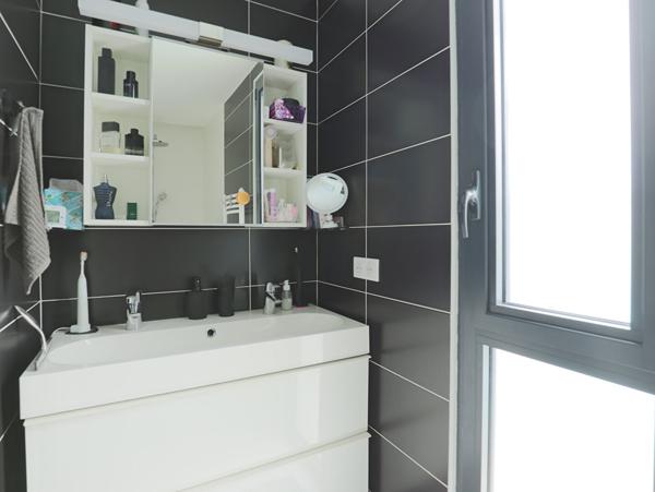 Maison Meyzieu, limite Genas, 170 m², belles prestions, coup de coeur assuré, piscine, cuisine d'ete