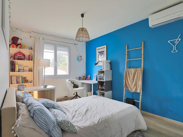 Maison Meyzieu, limite Genas, 170 m², belles prestions, coup de coeur assuré, piscine, cuisine d'ete