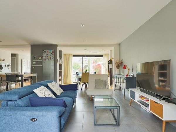 Maison Meyzieu, limite Genas, 170 m², belles prestions, coup de coeur assuré, piscine, cuisine d'ete