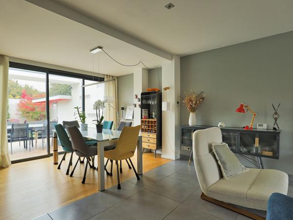 Maison Meyzieu, limite Genas, 170 m², belles prestions, coup de coeur assuré, piscine, cuisine d'ete