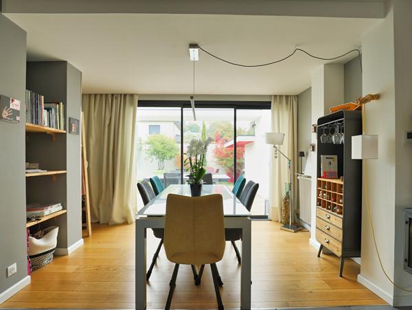 Maison Meyzieu, limite Genas, 170 m², belles prestions, coup de coeur assuré, piscine, cuisine d'ete